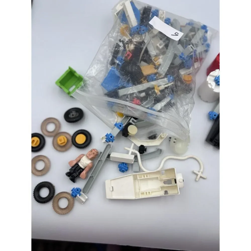 Fisher-Price Construx Vintage Building Toys Parts Connectors Etc.Large Bag 2690